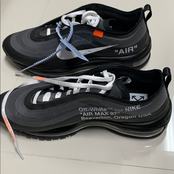 Men’s tennis shoes - Picture 4 of 4